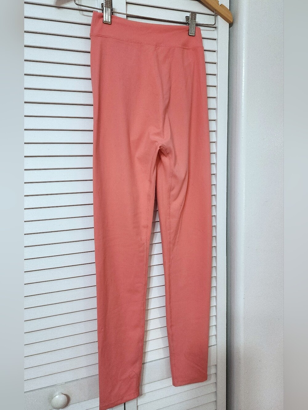 Coral Pink High-Waist Leggings V-back Scrunch Booty